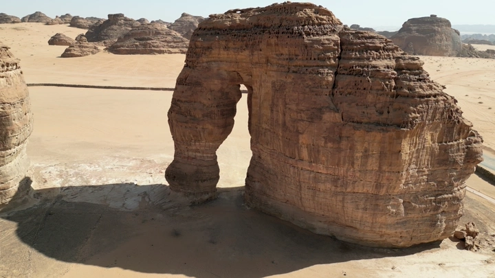 جبل الفيل في العلا، تصوير جوي نهاري.
