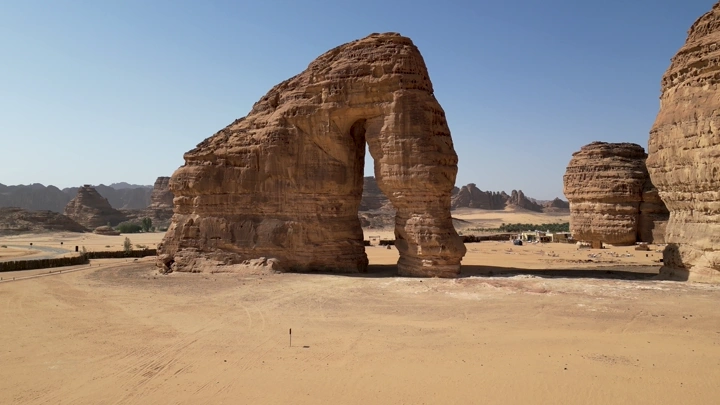 جبل الفيل في العلا، تصوير جوي نهاري.