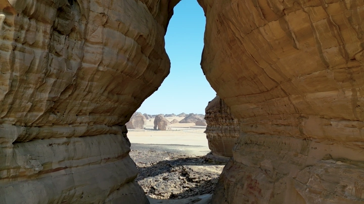 تكوين صخري جبل الفيل في العلا، تصوير درون.