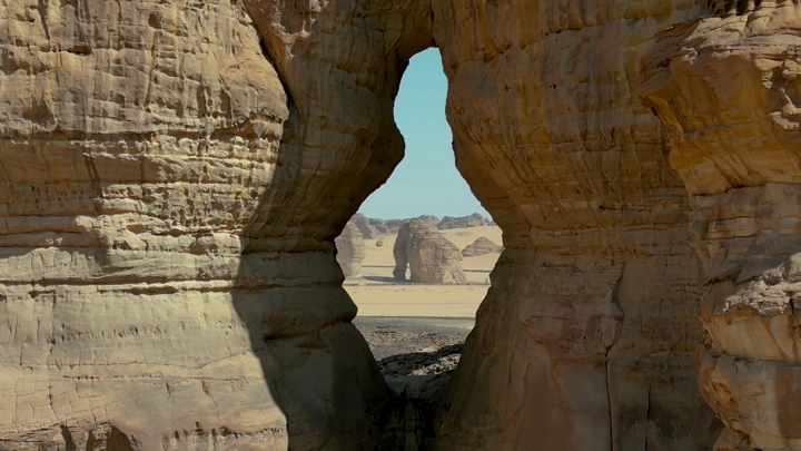 تكوين صخري في العلا، لقطة درون.