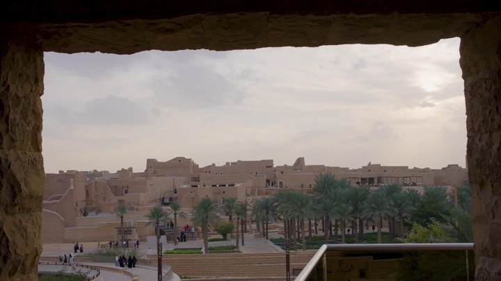 منتزه البجيري في الدرعية بالرياض، لقطة من نافذة حجرية.