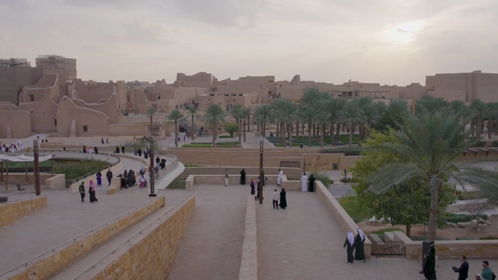منتزه البجيري في الدرعية بالرياض، منظر جوي في وقت الغروب.