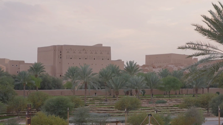 منتزه البجيري في الدرعية بالرياض، لقطة نهارية واسعة.