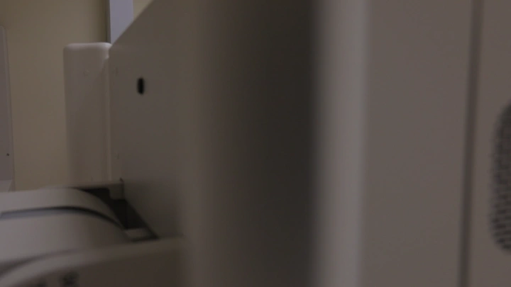 معدات طبية في عيادة مستشفى، لقطة قريبة.