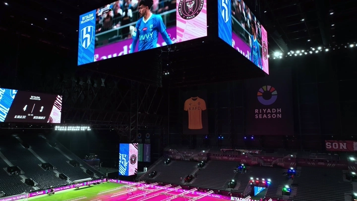 ملعب المملكة أرينا في الرياض خلال حدث رياض سيزون، لقطة داخلية.