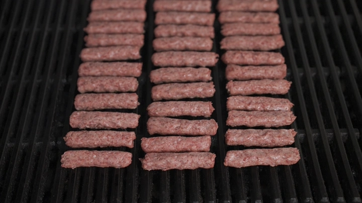 كباب على الشواية، لقطة مقربة.