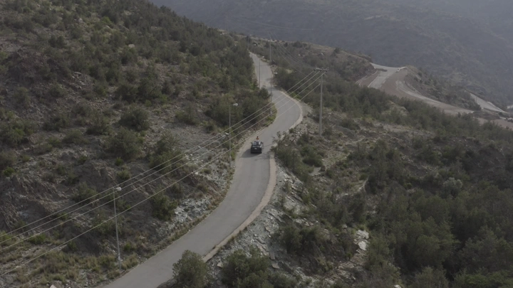 طريق عقبة حزنه في الباحة، لقطة جوية.