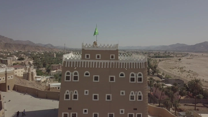 قصر العان التاريخي في نجران، لقطة جوية نهارية.