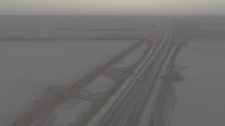 سبخة غويمض على طريق القصيم، لقطة جوية.