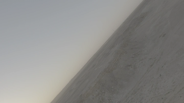 هضبة في القصيم عند الغروب، لقطة جوية.