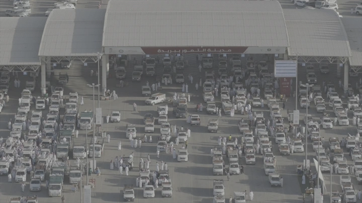 سوق التمر في القصيم من الأعلى، لقطة جوية.