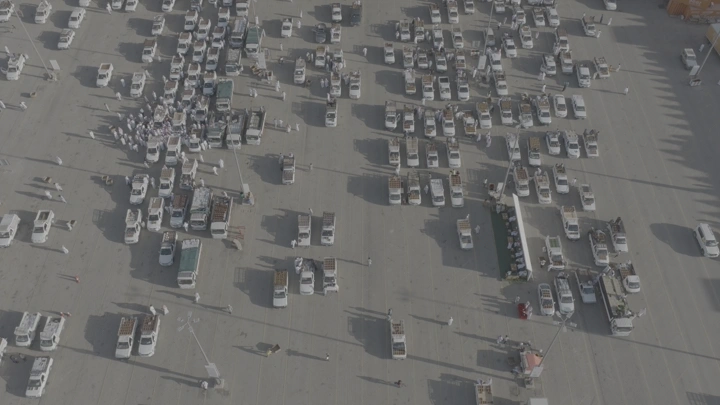 سوق التمر في القصيم من الأعلى، لقطة جوية.