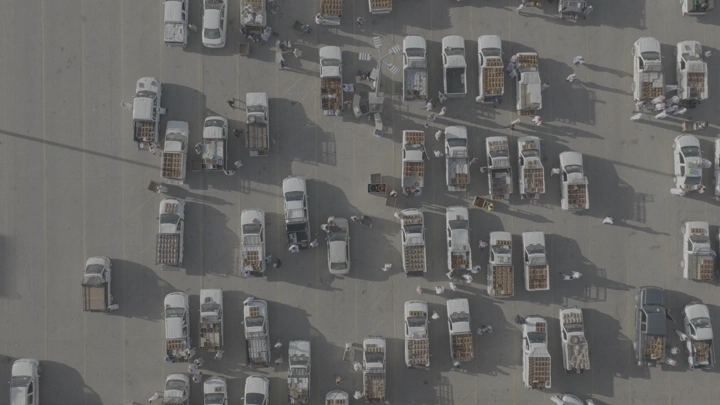 سوق التمر في القصيم من الأعلى، لقطة جوية.