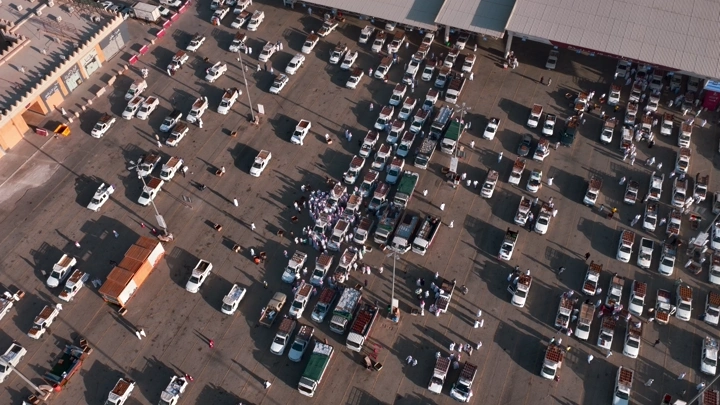 سوق التمور في بريدة، تصوير جوي نهاري.