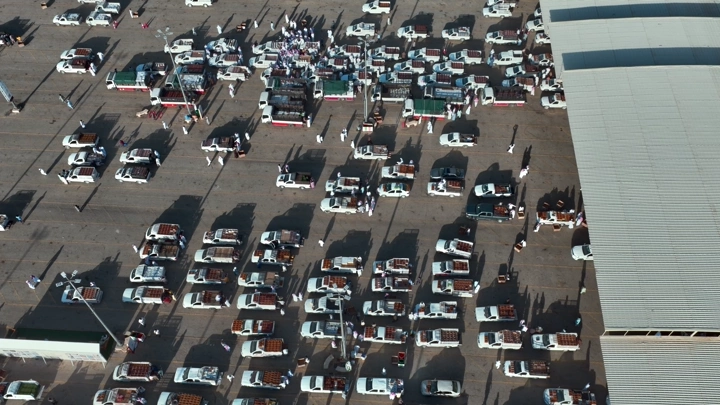 سوق التمر في القصيم من الأعلى، لقطة جوية.