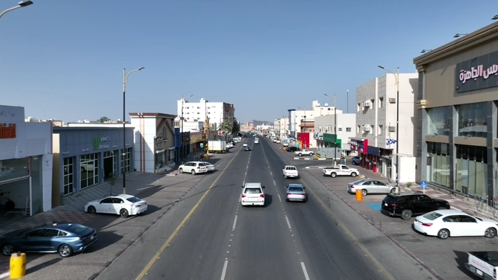 شارع الاتصالات في حائل، تصوير جوي نهاري.