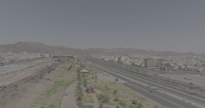 طريق دائري في حائل، لقطة درون نهارية.