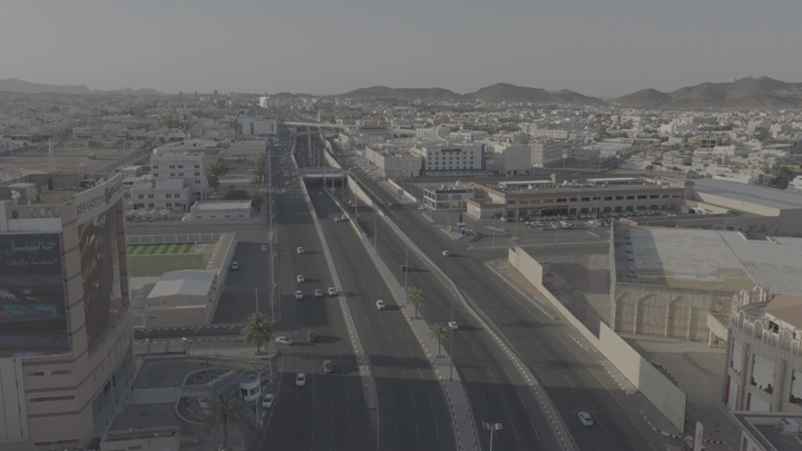 طريق الملك سعود في حائل من الجو، لقطة درون.