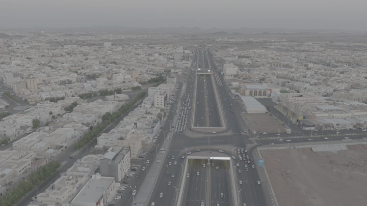 مدينة حائل من الأعلى عند الغروب، لقطة جوية.