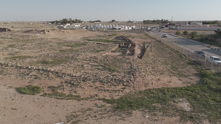 موقع زبالا الأثري في رفحاء، صورة جوية توضح الآثار القديمة.