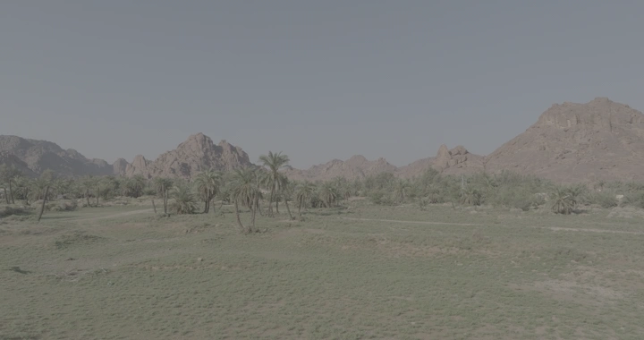 جبال عقدة حائل في يوم مشمس، لقطة جوية.