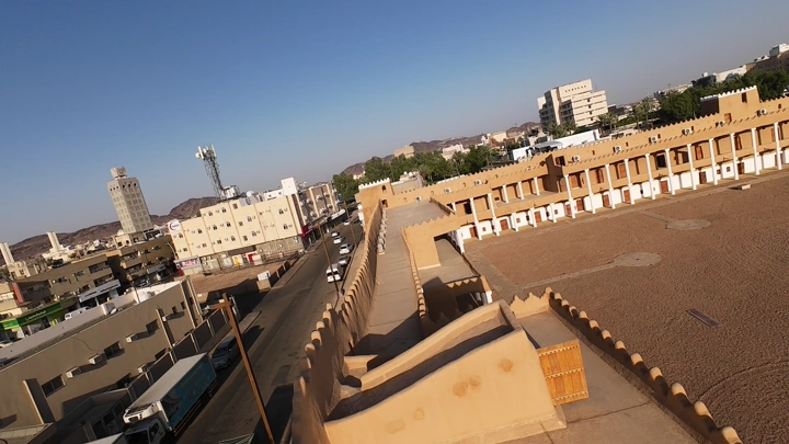 قصر القشلة في حائل من زاوية مرتفعة، لقطة نهارية.