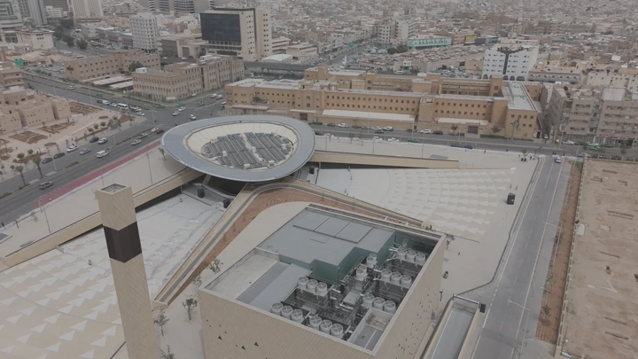 محطة قصر الحكم في الرياض، لقطة جوية نهارية.