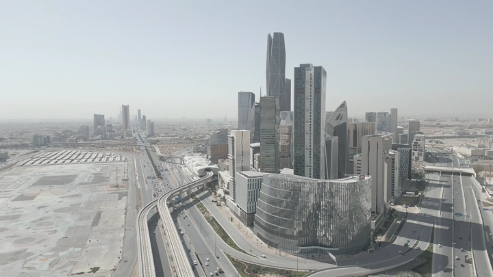 مركز الملك عبدالله المالي في الرياض، تصوير درون نهاري.