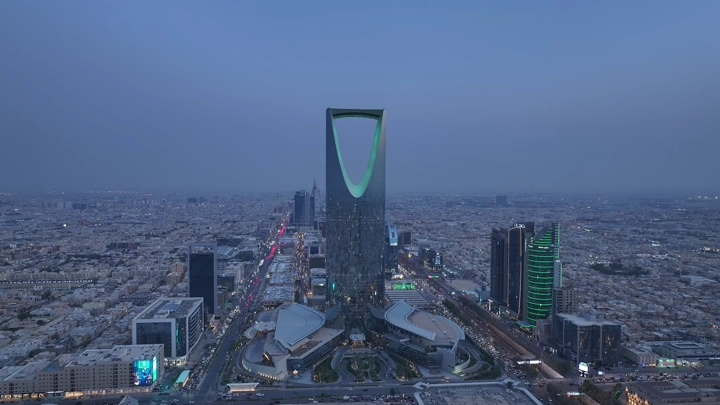 أبراج الرياض في المساء، لقطة جوية