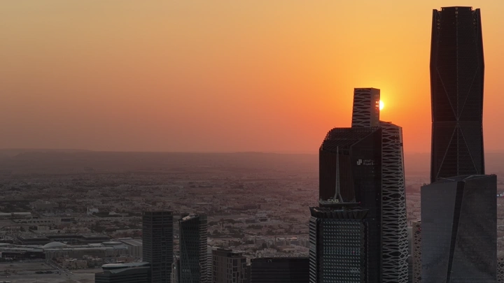 أبراج الرياض عند غروب الشمس، لقطة جوية .