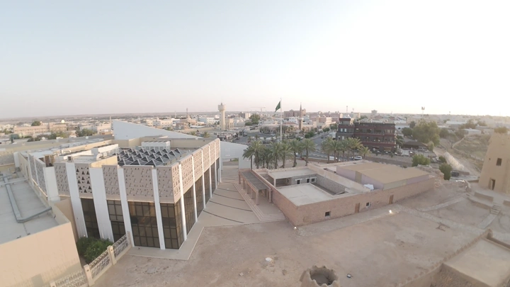 قلعة مارد الأثرية بمدينة دومة الجندل بمنطقة الجوف، لقطة FPV.